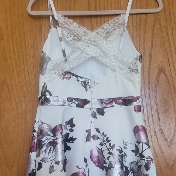 Speechless Lace-Accented Dress. Size 5 - Picture 11 of 12